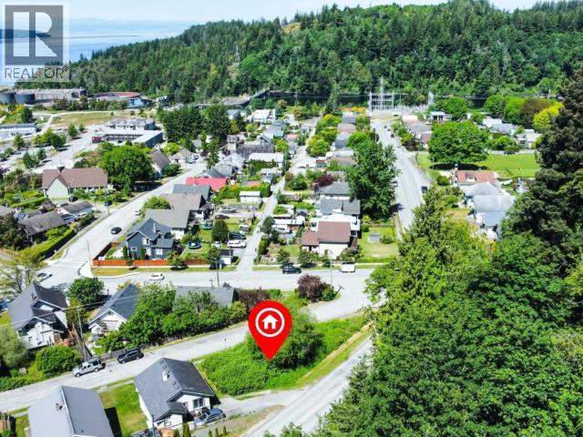 LOT 5 WILLOW AVE POWELL RIVER home for sale