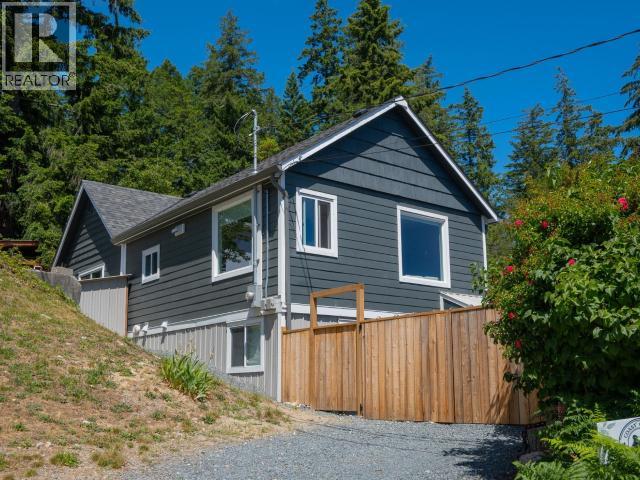 6751 CRANBERRY STREET POWELL RIVER home for sale