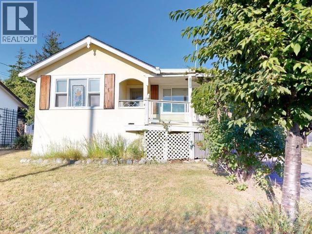 4712 MICHIGAN AVE POWELL RIVER home for sale