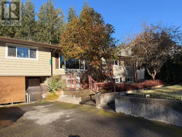 6323 CHILCO AVE POWELL RIVER home for sale