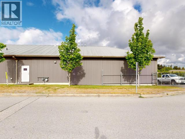 4504 FERNWOOD AVE POWELL RIVER home for sale