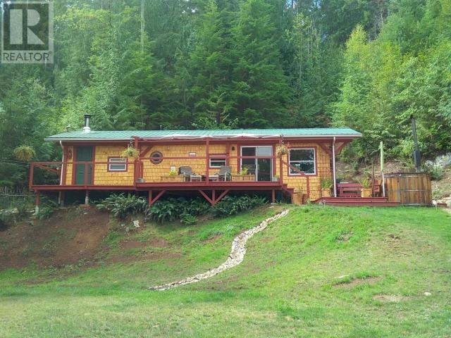  homes for sale - 9352 Powell Lake, Powell River |  Powell River