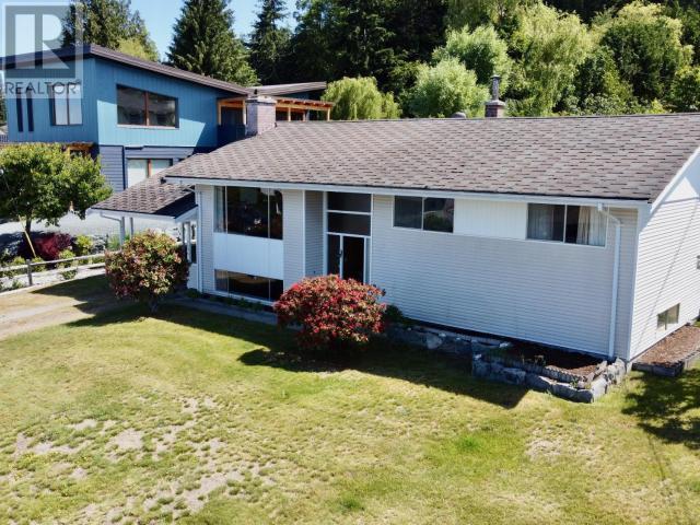 4096 BRUNSWICK AVE POWELL RIVER home for sale