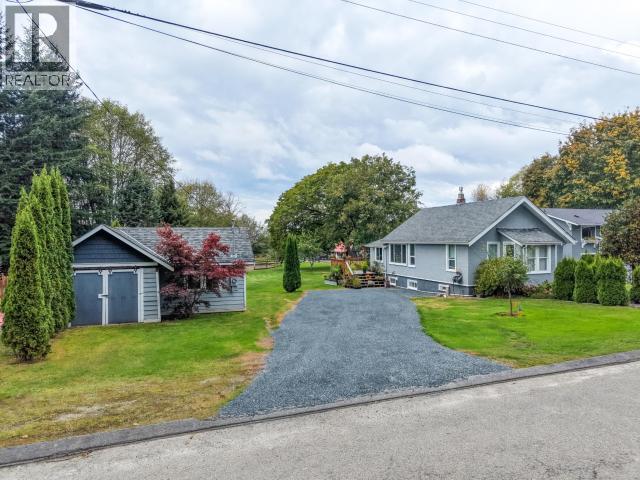 6577 KING AVE POWELL RIVER home for sale