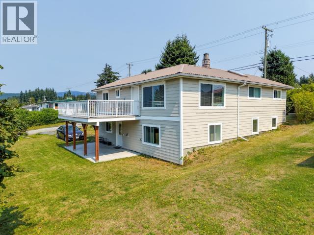 4535 FERNWOOD AVE POWELL RIVER home for sale