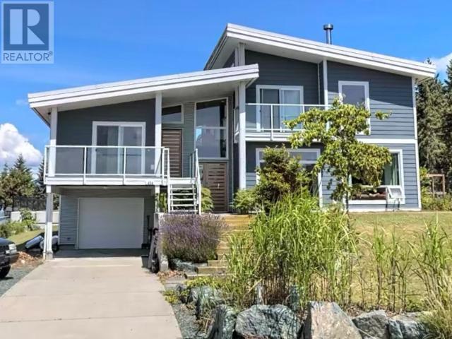  homes for sale - 3494 Mackenzie Ave, Powell River |  Powell River