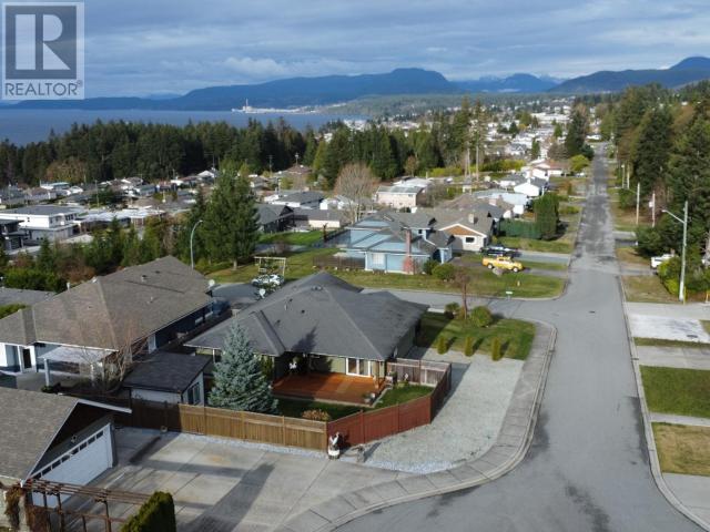 7068 ROYSTON STREET POWELL RIVER home for sale