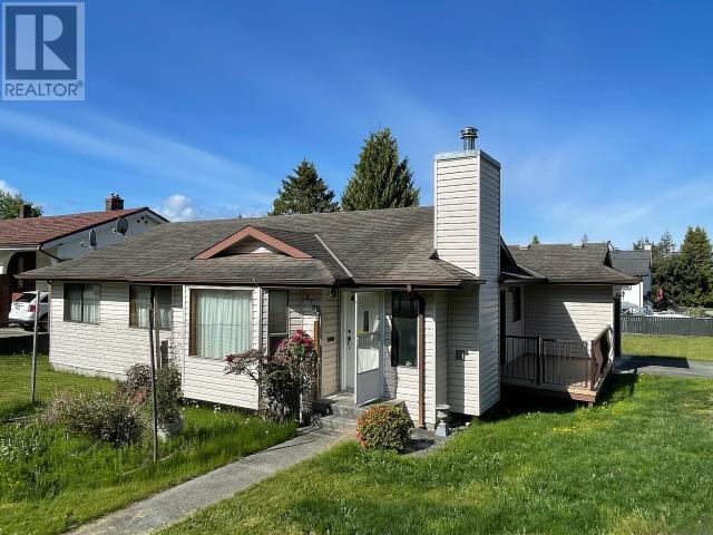 4781 REDONDA AVE POWELL RIVER home for sale