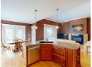 3453 MACKENZIE AVE Photo 5
