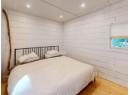 1466 VANCOUVER BLVD Photo 8
