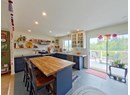 6885 LESLEY CRES Photo 11