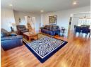 3412 THURLOW PLACE Photo 2