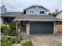 6885 LESLEY CRES Photo 9