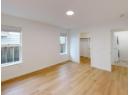7156 EDGEHILL CRESCENT Photo 10