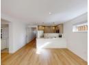 7156 EDGEHILL CRESCENT Photo 4