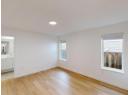 7156 EDGEHILL CRESCENT Photo 8