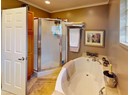 5424 SAANICH AVE Photo 6