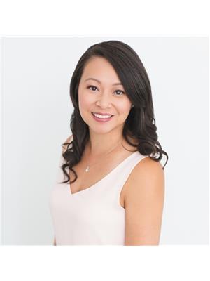 Đoàn Ngô 109, 119 19 Street NW, Calgary, Alberta T2N2S7 - A2210722