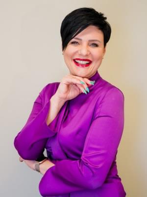 JOANNA KOZMINSKI
