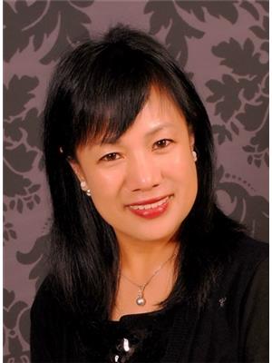 Evelyn Lau