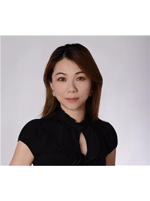 Helen H Lee