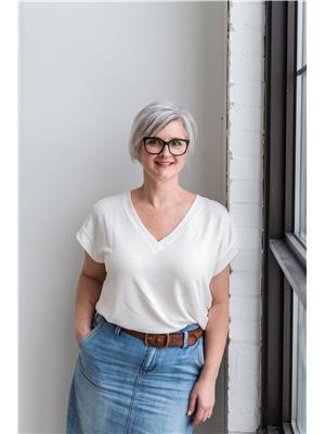 JENNIFER BACON