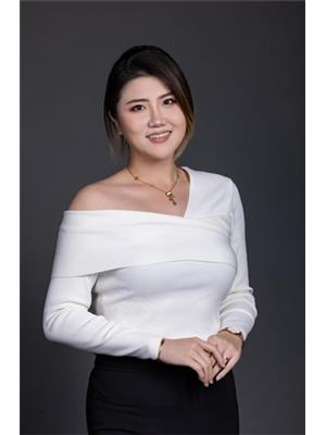 Angela Zhou