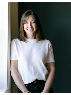 MAGGIE DICK
