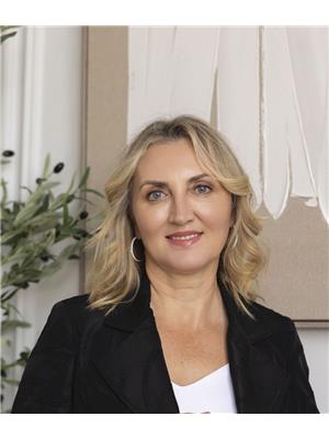 IRINA ARKHIPOVA