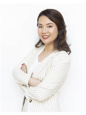GLORIA LIU