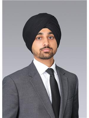 SUNNY HAYER