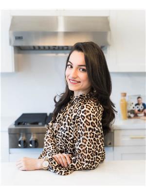 ALINA MUNAWAR