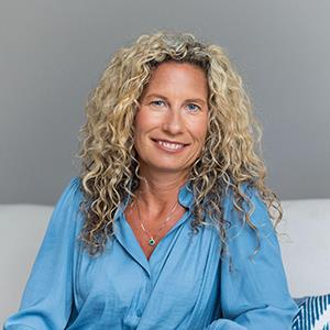AMY SHUGAR