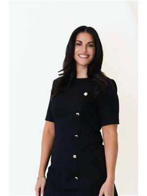 MELODY ESFAHANI