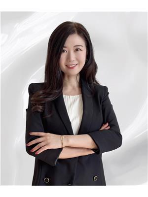 HELEN LEE