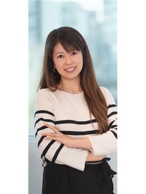 Maggie Lim