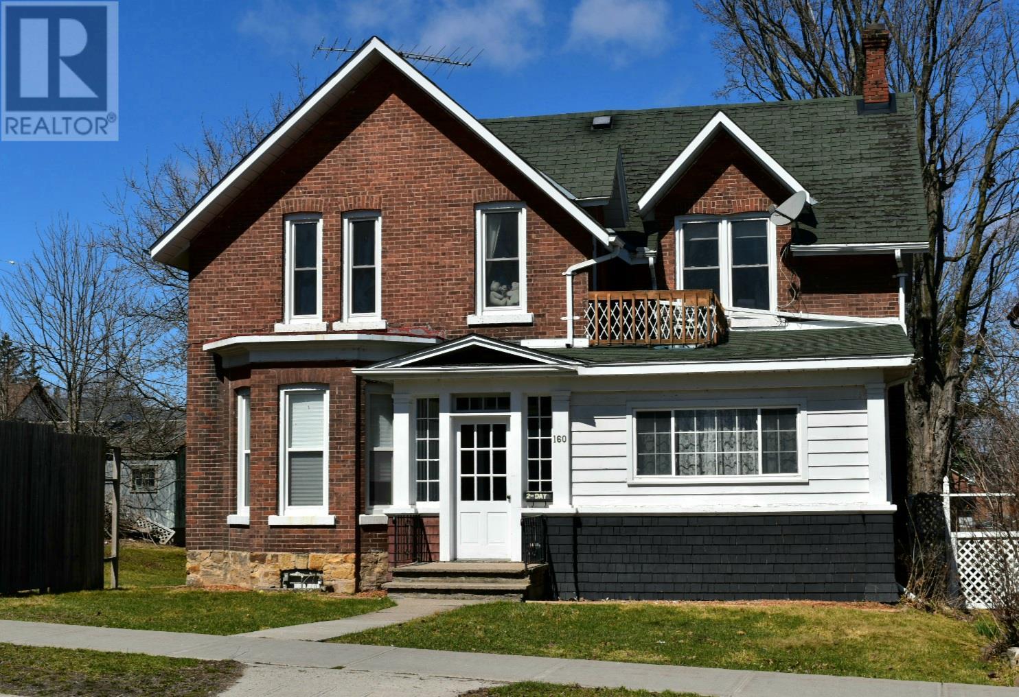 For Sale 160 King St W Gananoque Ontario K7g2g4 K21001685 Realtor Ca