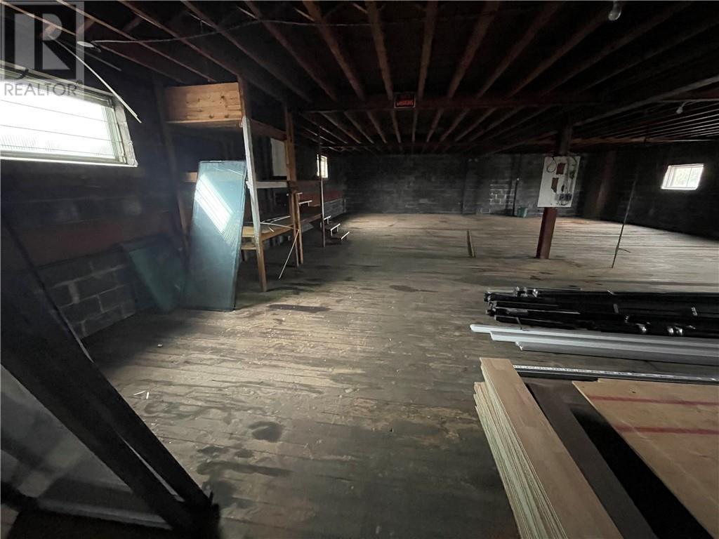 For lease 3532 PETAWAWA BOULEVARD, Petawawa, Ontario K8A1W9 1083830