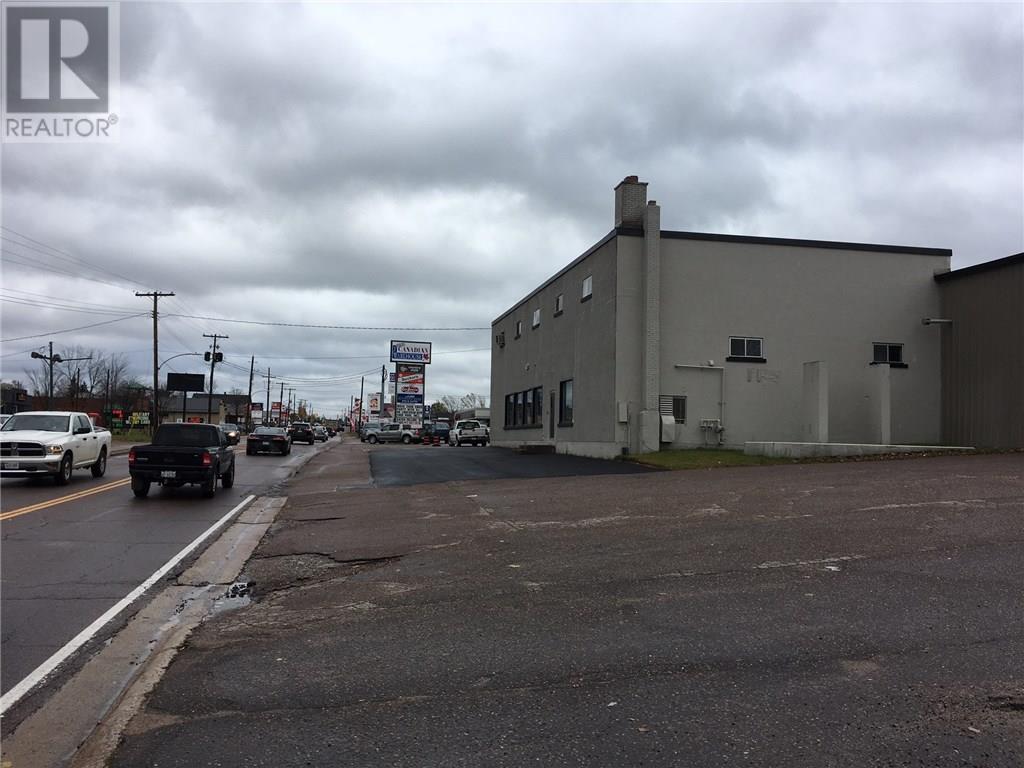 For lease 3532 PETAWAWA BOULEVARD, Petawawa, Ontario K8A1W9 1083830