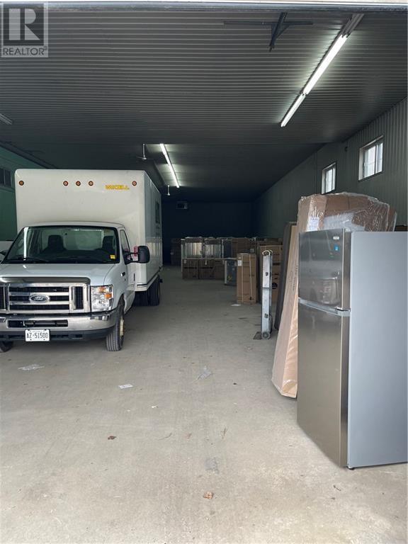 For lease 3532 PETAWAWA BOULEVARD, Petawawa, Ontario K8A1W9 1083830