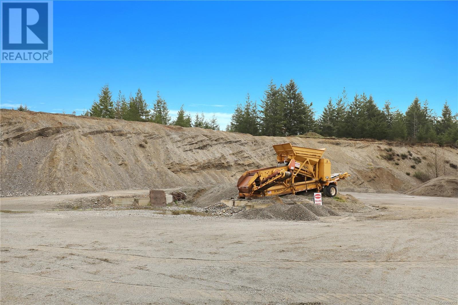 For lease 1351 Larkin Rd, Black Creek, British Columbia V9J1G2