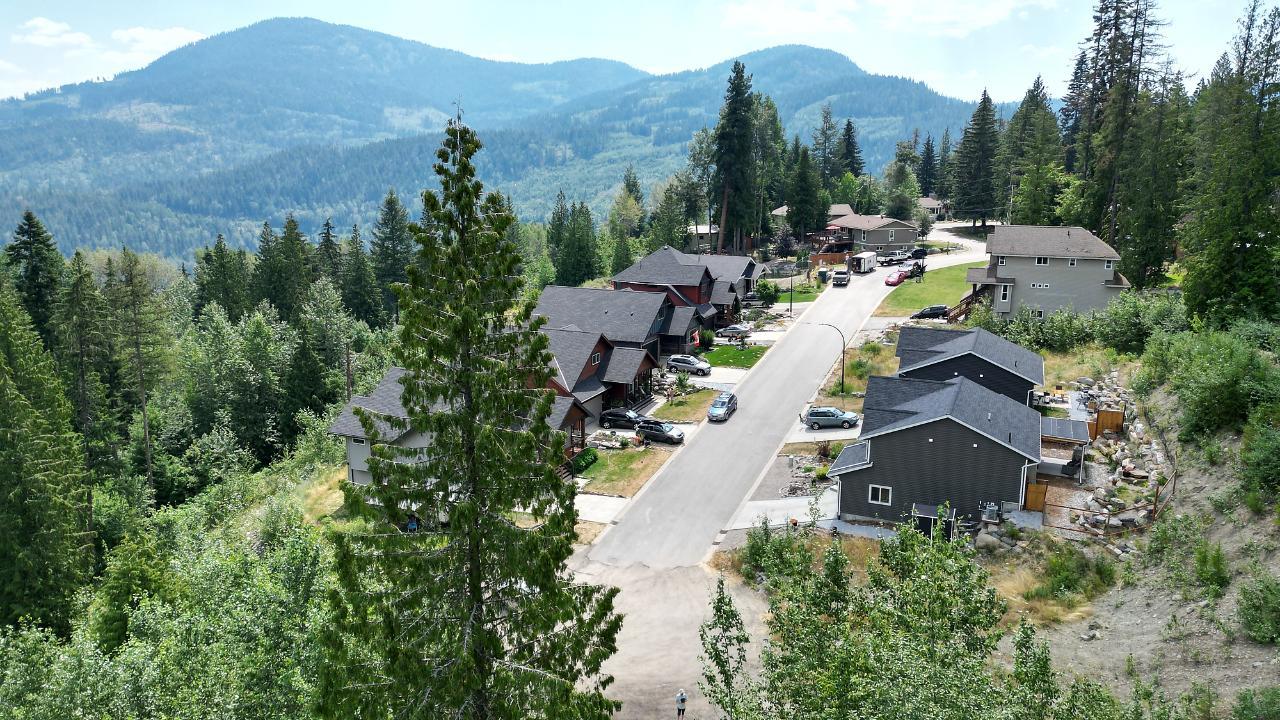 For sale 2812 CEDAR CRESCENT, Rossland, British Columbia V0G1Y0