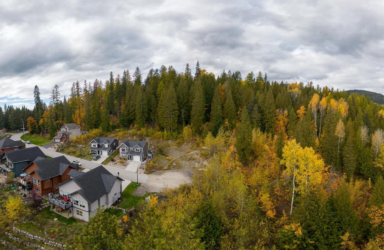 For sale 2812 CEDAR CRESCENT, Rossland, British Columbia V0G1Y0