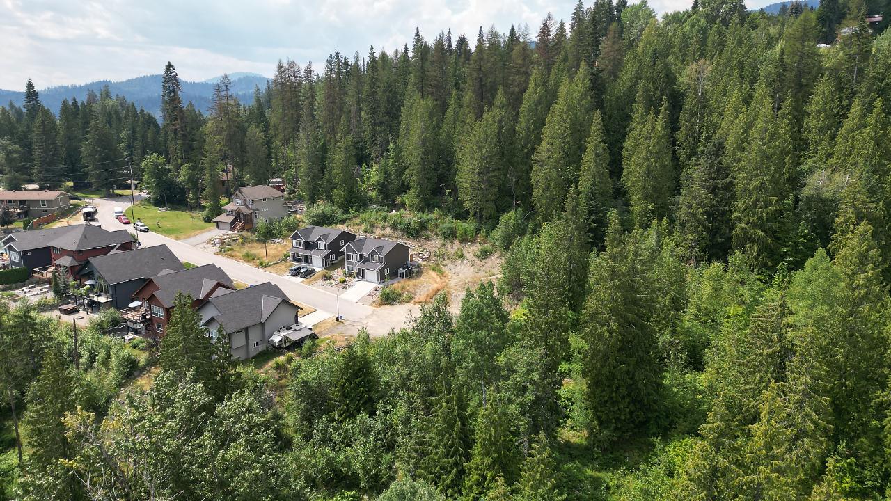 For sale 2812 CEDAR CRESCENT, Rossland, British Columbia V0G1Y0