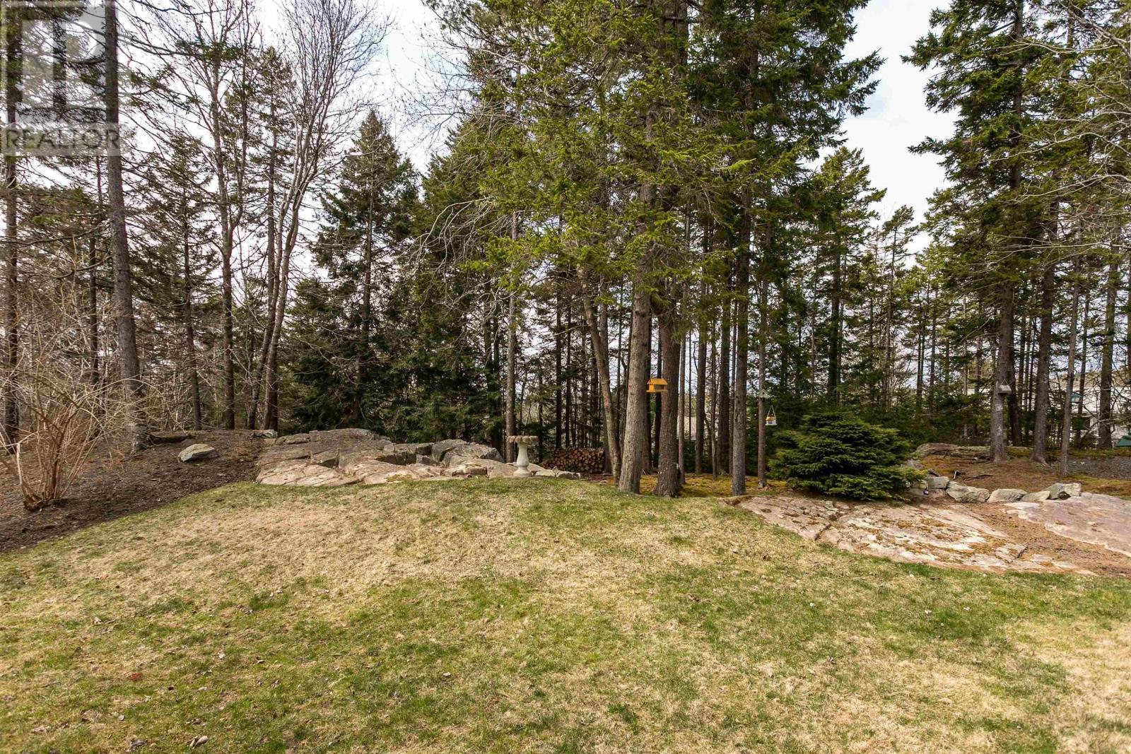 For sale: 12 Atlee Court, Bedford, Nova Scotia B4A3V4 - 202306569 |  