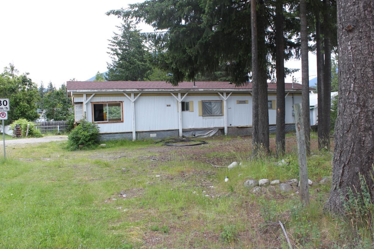For sale 915 HIGHWAY 23, Nakusp, British Columbia V0G1R0 2470239