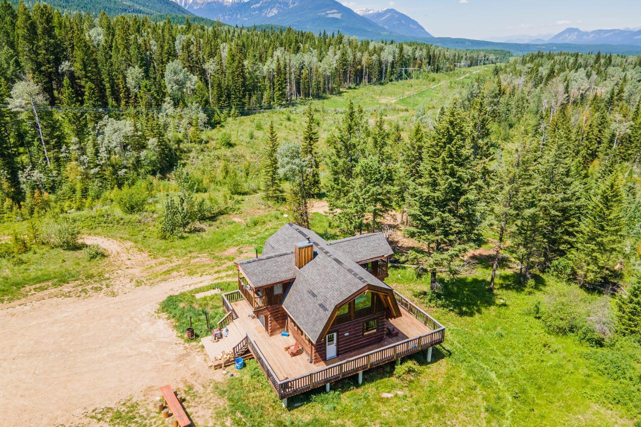 For sale 3054 HOULGRAVE RD, Invermere, British Columbia V0A1K5