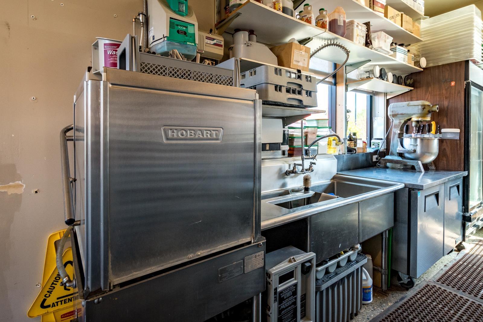 For sale 102 1001 GIBSONS WAY, Gibsons, British Columbia V0N1V7