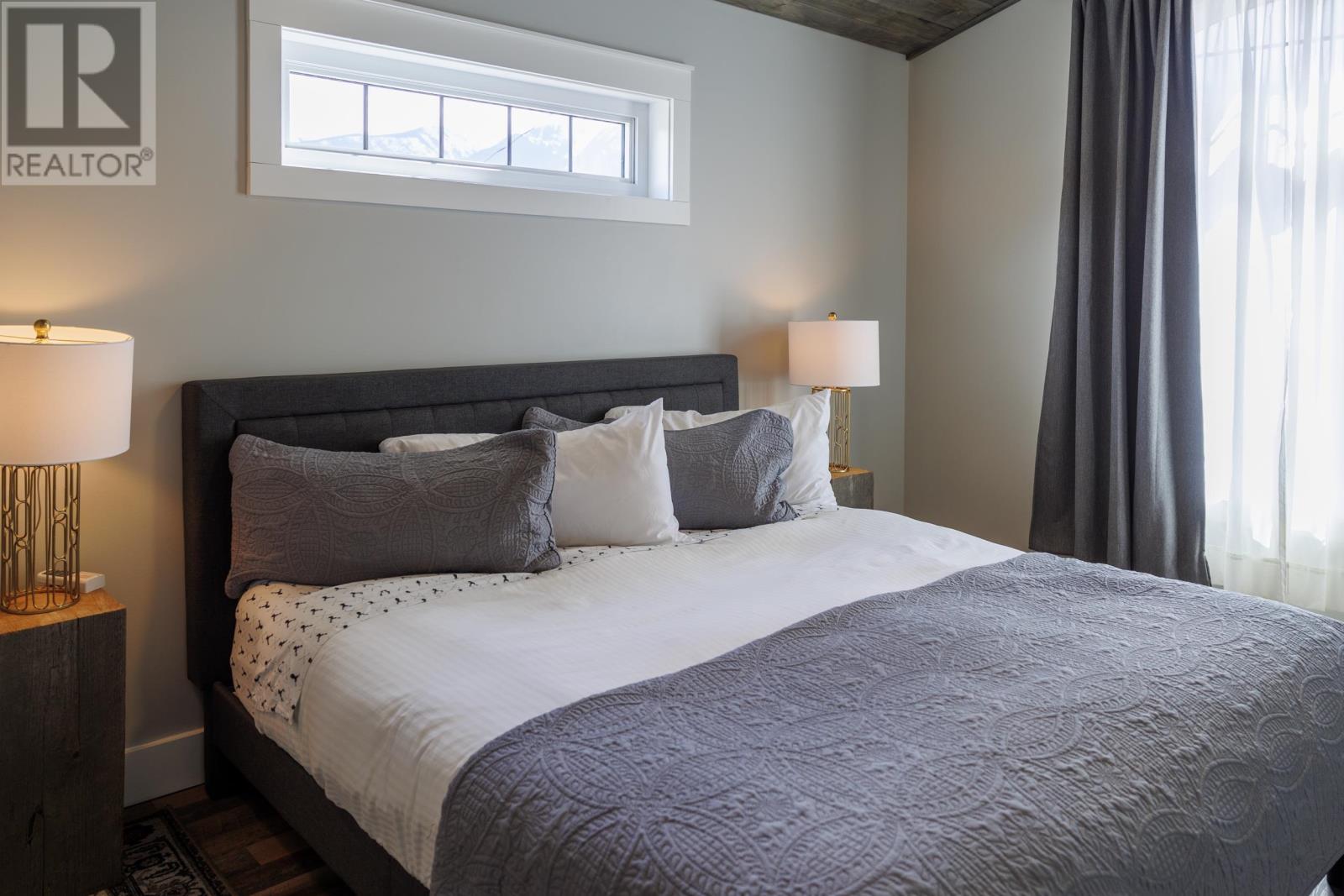 For sale 1131 2ND AVENUE, McBride, British Columbia V0J2E0 R2775937