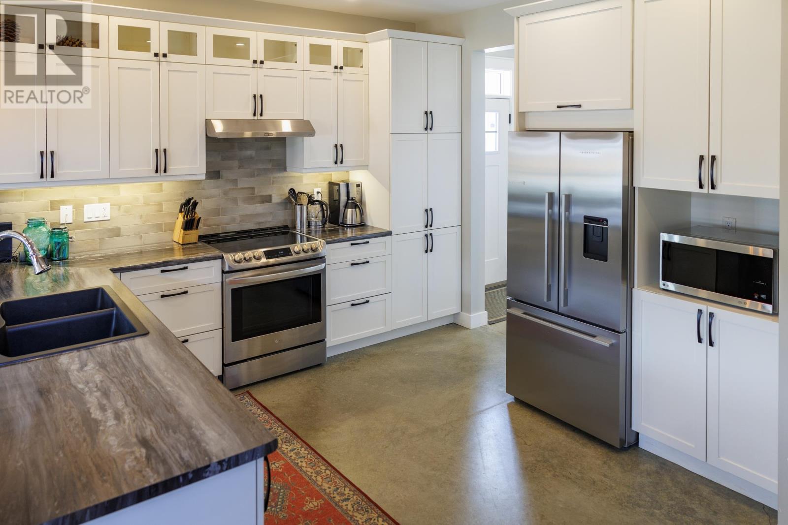 For sale 1131 2ND AVENUE, McBride, British Columbia V0J2E0 R2775937